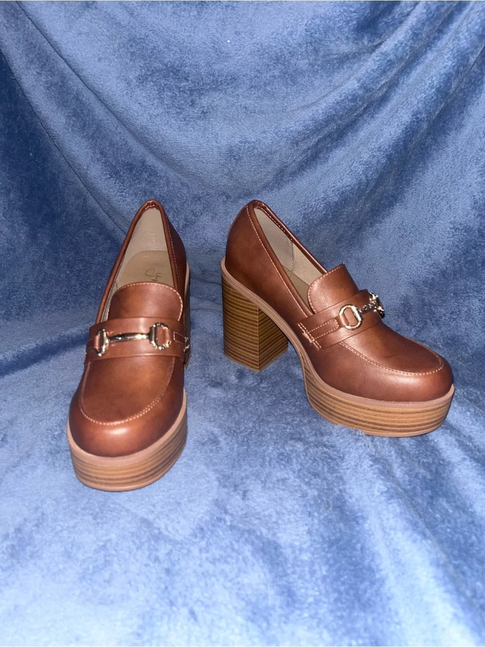 NWOT Style Cognac Platform Loafers Heeled Block Heels Gold Buckle size 8 M
